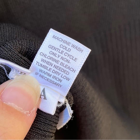 LOFT Black stretch sleeveless Top - Picture 7 of 7